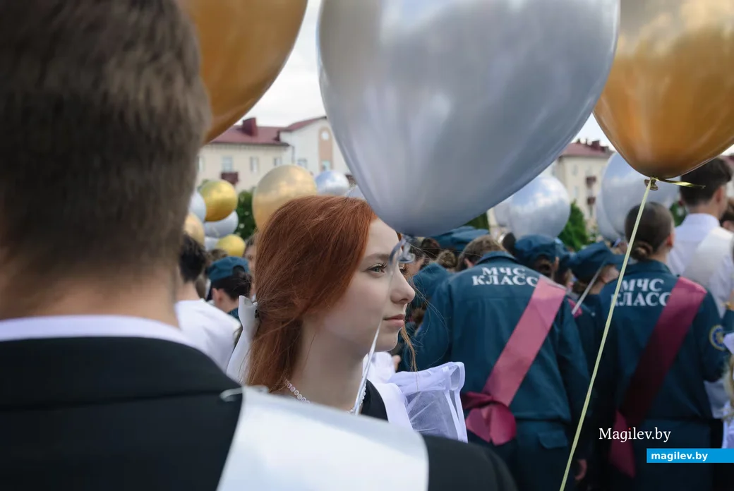 23.05.2026. Площадь им. В.И.Ленина. Шествие выпускников школ 2026 года на площадь имени В.И.Ленина и