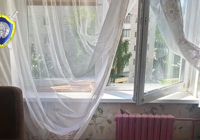 В Слониме двухлетний ребенок выпал из окна пятого этажа. Девочка в реанимации