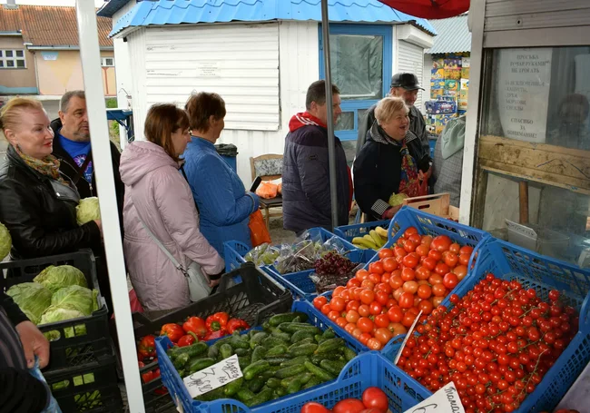 Цены почти замерли, черешня пришла. Что дают на «Западном» рынке Бобруйска