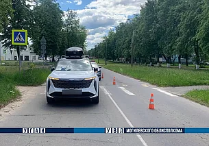 В Бобруйске автомобиль на нерегулируемом пешеходном переходе сбил 10-летнюю велосипедистку