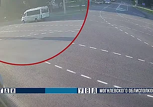 В Могилеве на пешеходном переходе маршрутка сбила женщину. Пострадавшая в больнице
