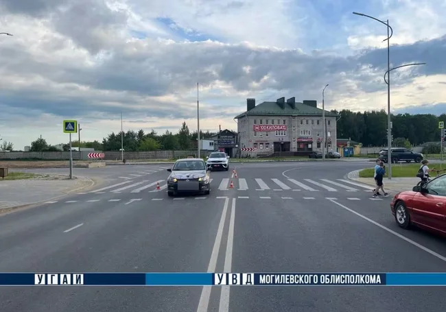 Автомобиль такси сбил 8-летнюю велосипедистку в Могилеве