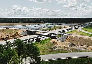 Заканчивается реконструкция трассы М-1 «Беларусь»: восемь полос без светофоров