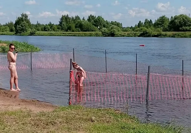 На пляжах Бобруйска установлены детские купальни