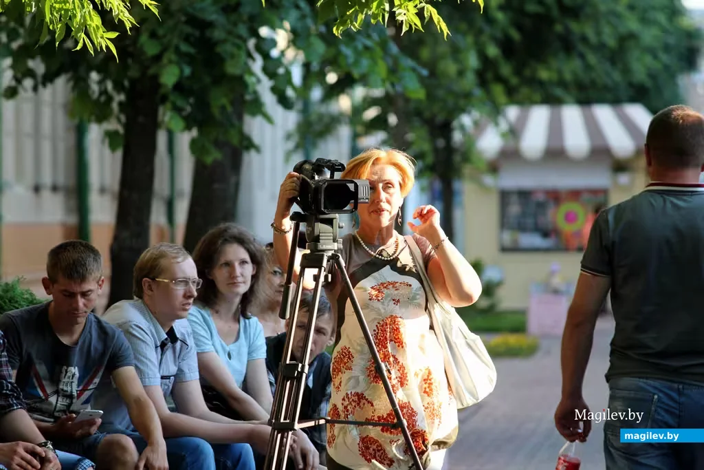    Июнь 2014-го, Могилев, ул. Ленинская. Вечер «Не забывайте своих старых друзей!».