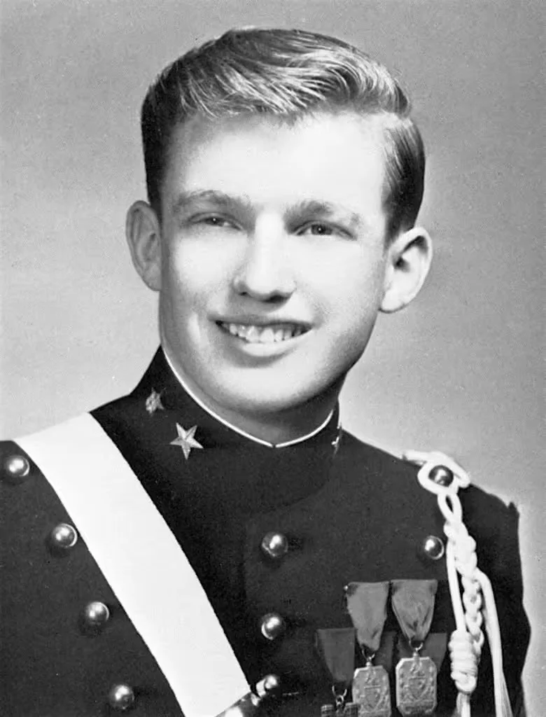 1964 год. Дональд Трамп во время учебы в Нью-Йоркской военной академии.