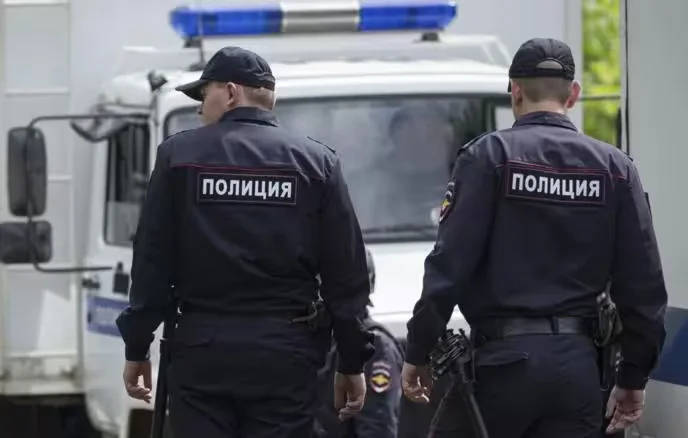 Мужчина проник на территорию детского лагеря в Тыве и нанес телесные повреждения