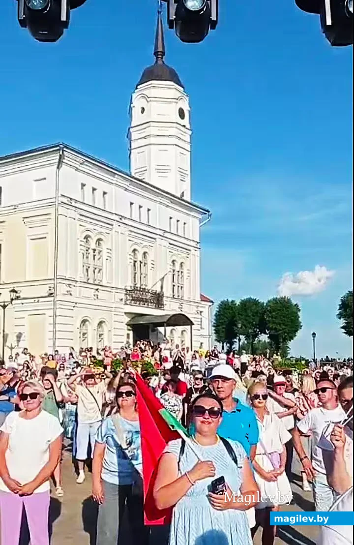  21.06.2026, Могилев, площадь  Славы. На концерте «Хора Турецкого».