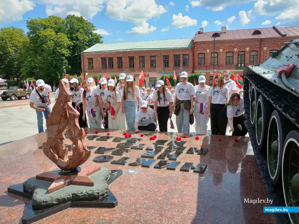 24.06.2026. Площадь Победы. В Бобруйске встретили участников проекта «Дорогами памяти и славы»