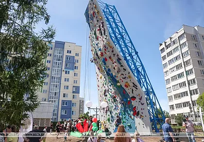 В Могилеве открыли самый высокий открытый скалодром в Беларуси