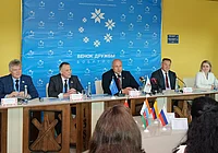 Шесть стран, 500 артистов, 26 творческих коллективов