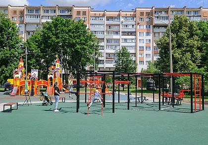 Мультитурник и два замка. Новая детская и спортивная площадка в Бобруйске
