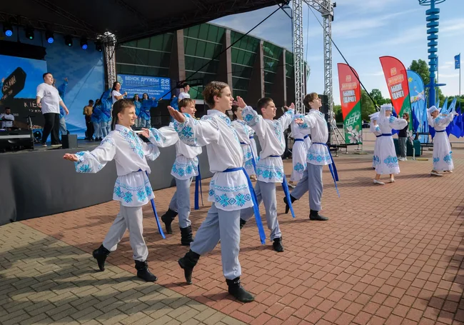 «Мой горад, ёсць чым ганарыцца». Фоторепортаж с праздничного концерта в Бобруйске