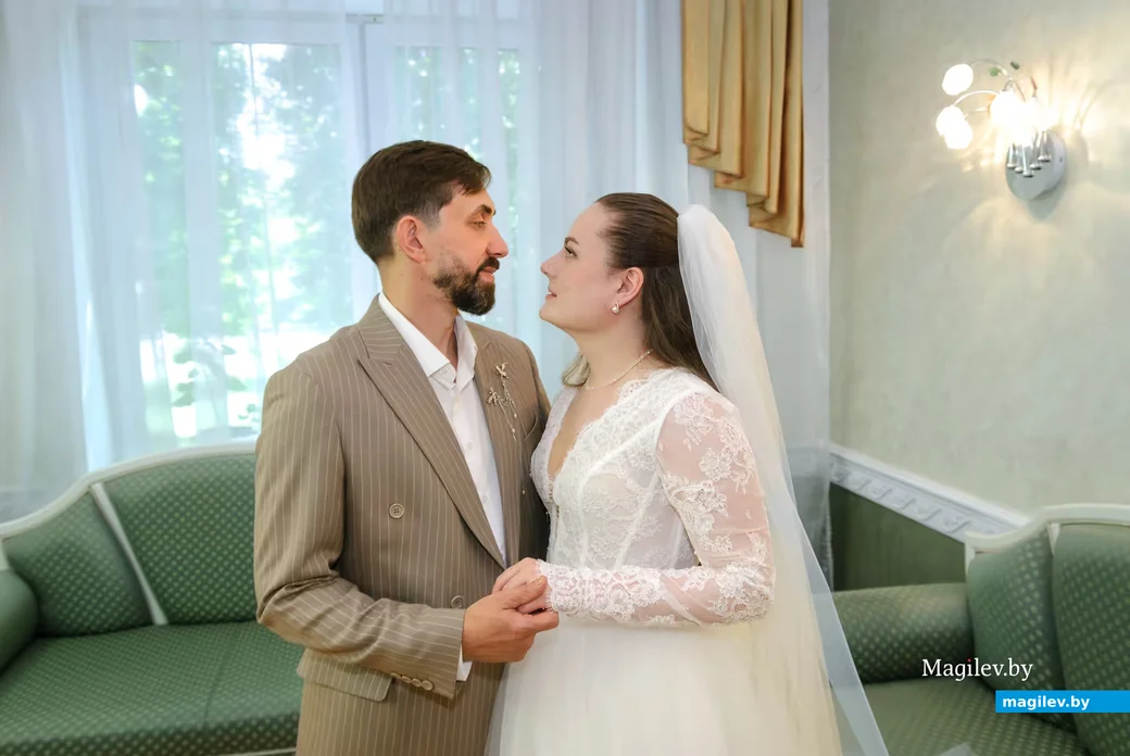 26.06.2026. Отдел ЗАГС Бобруйского горисполкома. Свадебная пара. Анна и Сергей