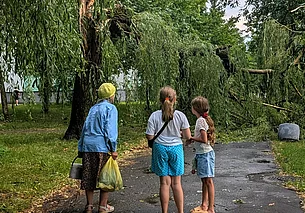 В Бобруйске ожидали жару, а получили бурю с грозой и сильным ливнем