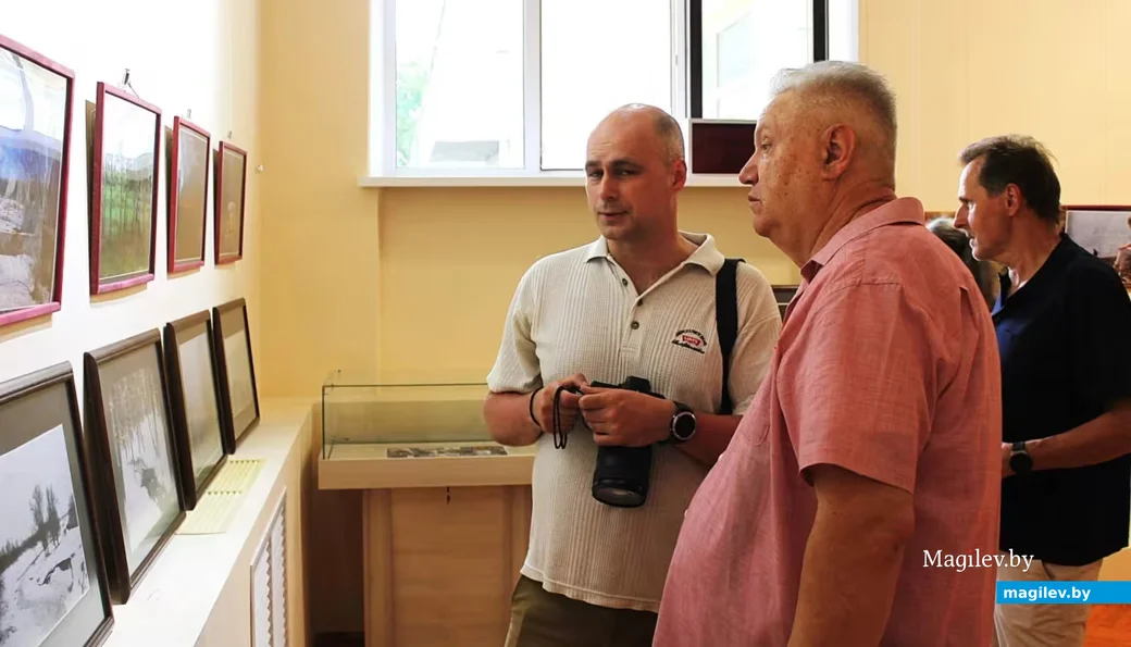 30.06.2026, Могилев, музей этнографии. Открытие фотовернисажа Александра Рожина (в розовой