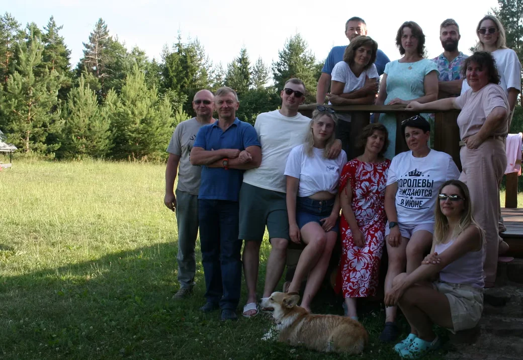  Леонид Семченко с родными и близкими. 