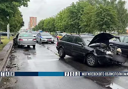 Жесткое ДТП в Могилеве на Островского: два человека в больнице