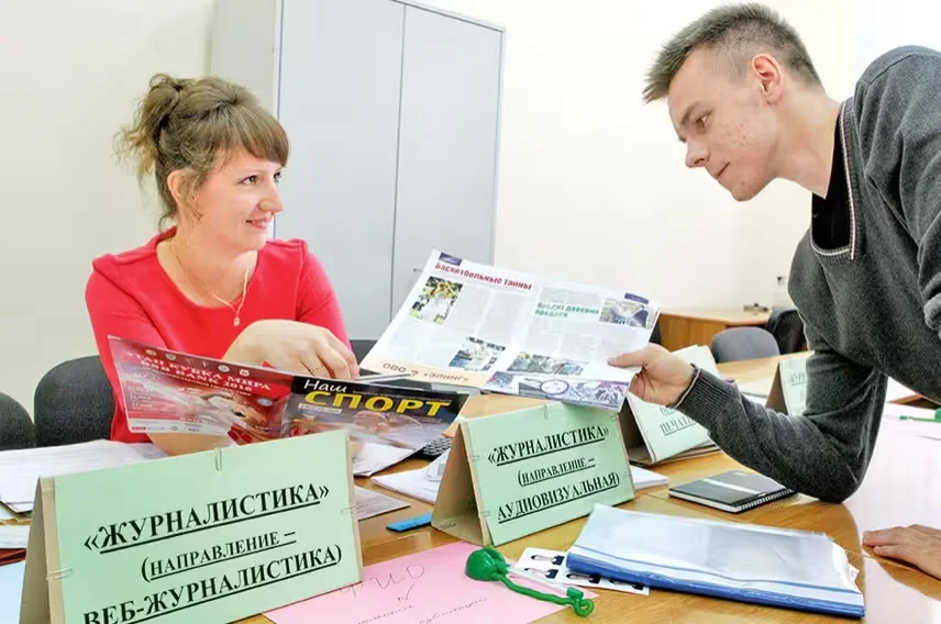 Университеты страны открывают прием документов на бюджетную и платную формы получения