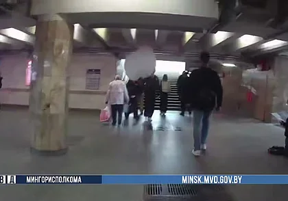 Собирал деньги на лечение ребенка: в минском метро задержали мошенника