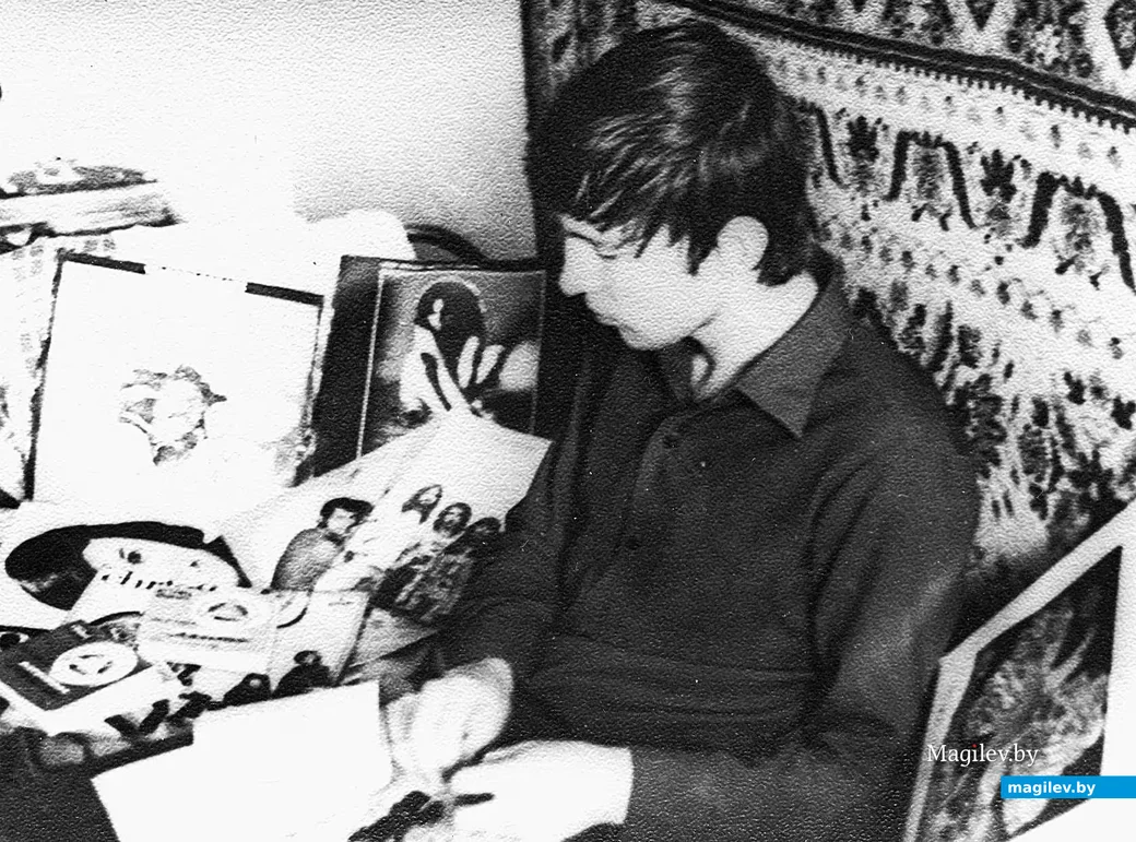 1970-е. Могилев. Винил всегда требовал к себе особого отношения.
