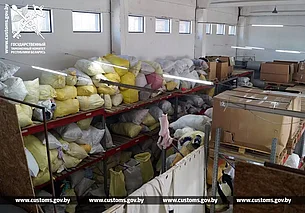Под видом секонда везли новые дорогие вещи: возбуждено уголовное дело