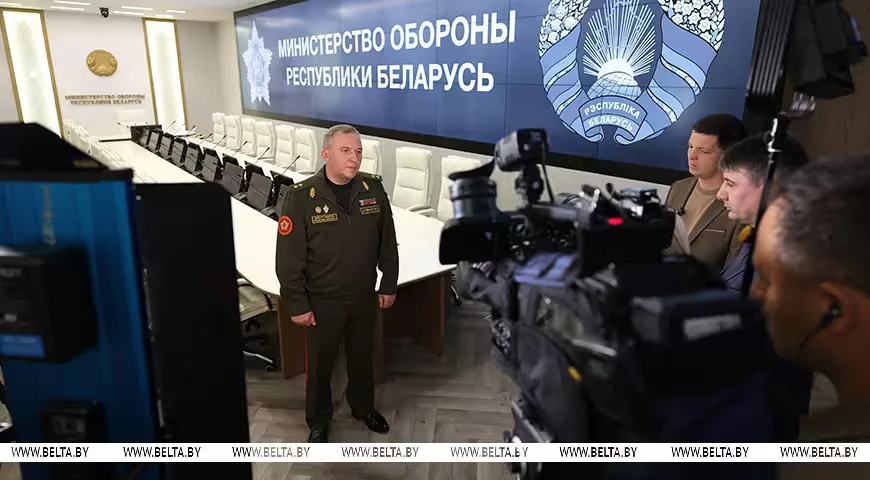 22 июля 2026 года. Министр обороны Виктор Хренин отвечает на вопросы журналистов. Фото: БЕЛТА.