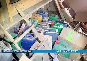 В Горецком районе мужчина покупал «с рук» и хранил окрашенное дизельное топливо