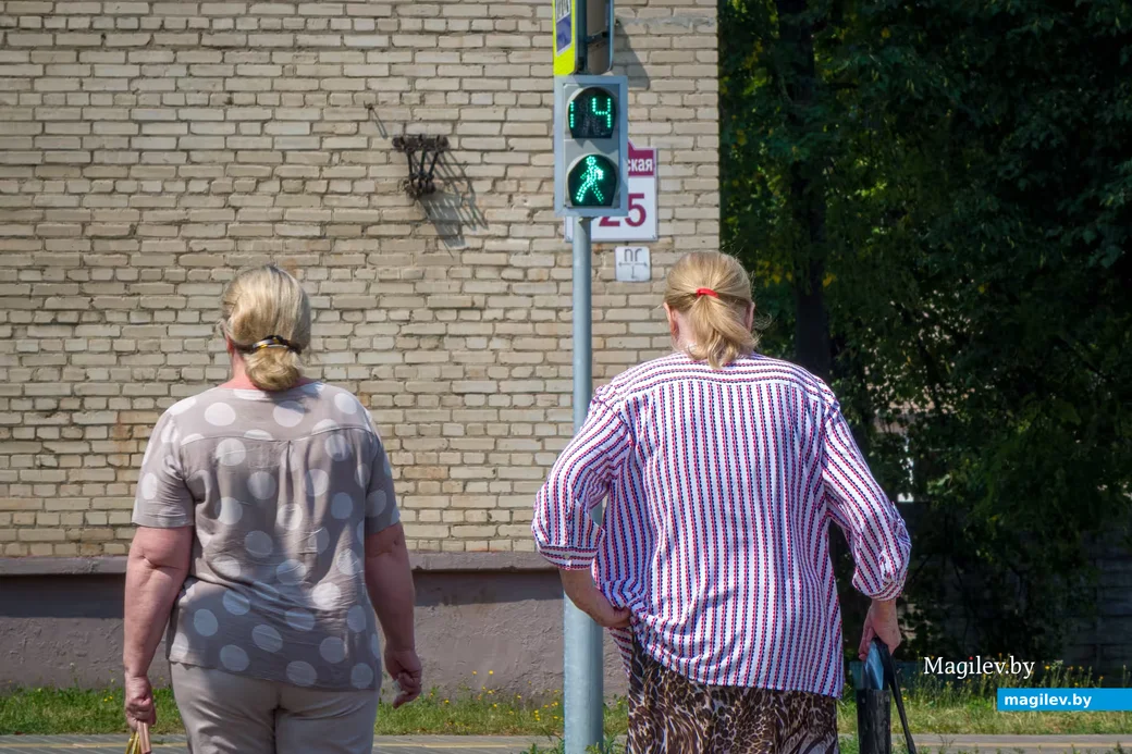 04.08.2026. 125, Октябрьская улица, Ленинский район, Бобруйск. Светофоры со счетчиками секунд