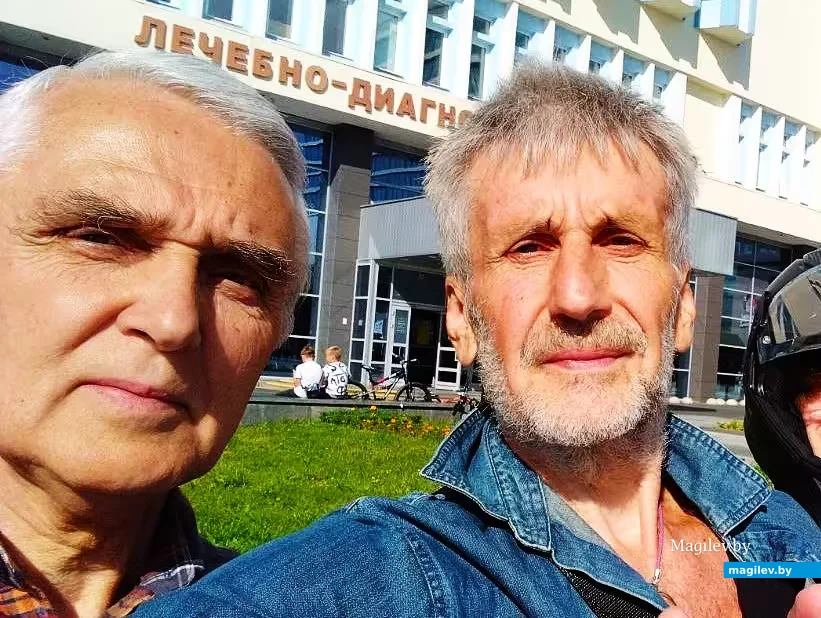  Август 2026, Могилев. На лавочке у «Атриума».