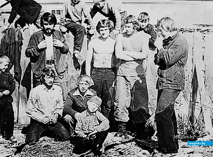 1970-е годы. Студенты «машинки» электротехнического факультета (группы ЭП-711 и ЭП-712) в
