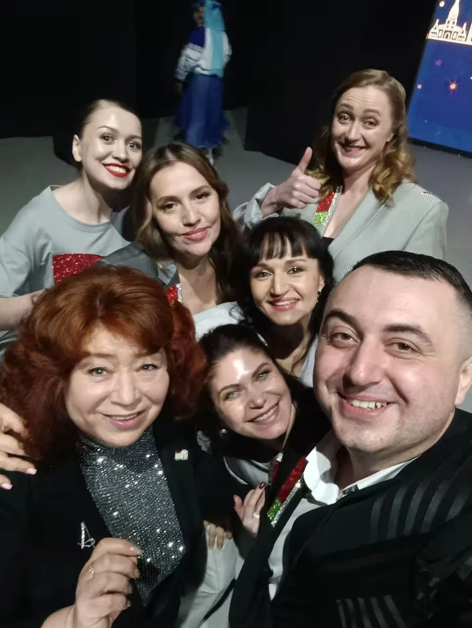 Алла Евгеньевна Ефименко со своими воспитанниками после отчетного концерта.