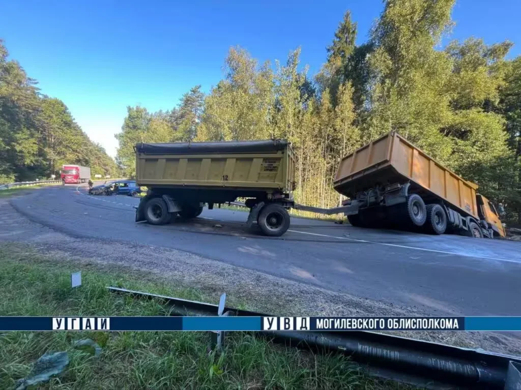 12 августа 2026 года. ДТП с участием легкового автомобиля LADA и грузовика MАЗ на 32-м километре