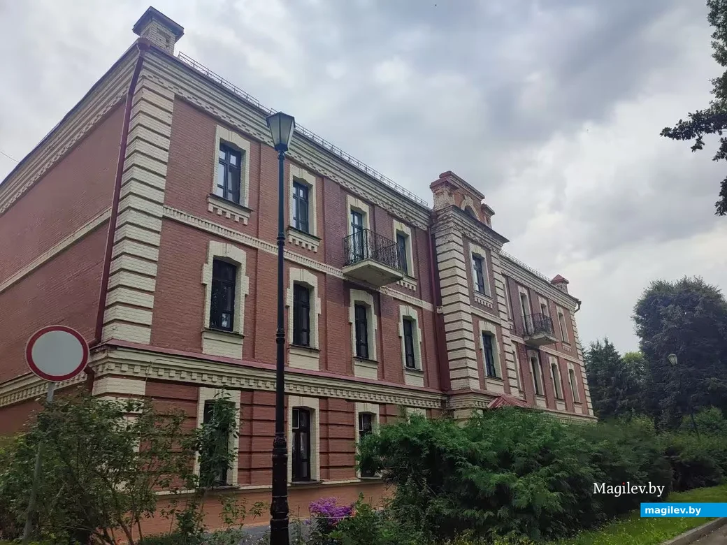13.08.2026. Город Горки, Могилевская область. Бывший Профессорский корпус Белорусской