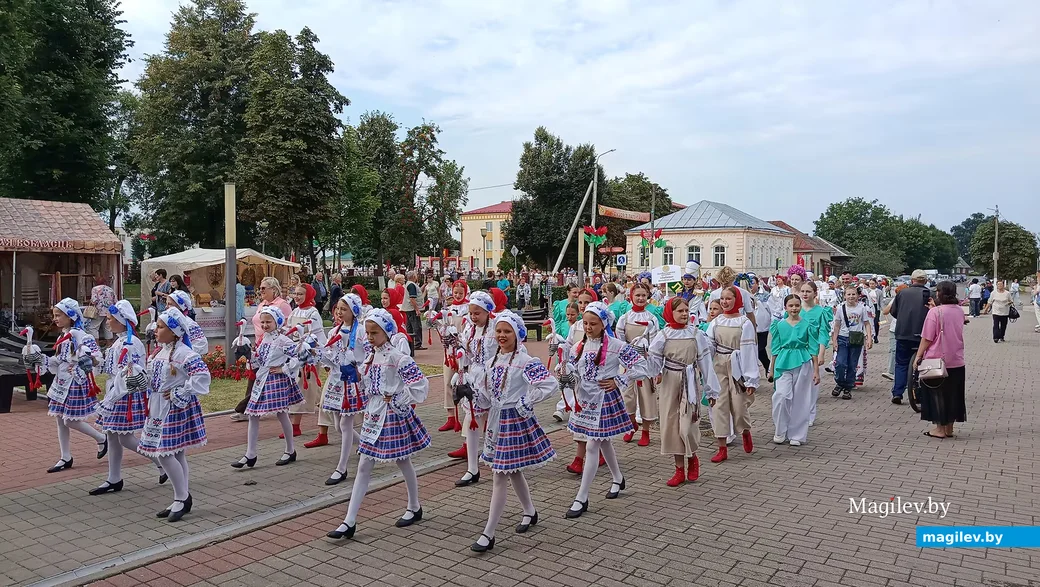   22.08.2026 г. Фестываль сямейнай творчасці "Сузор'е талентаў".