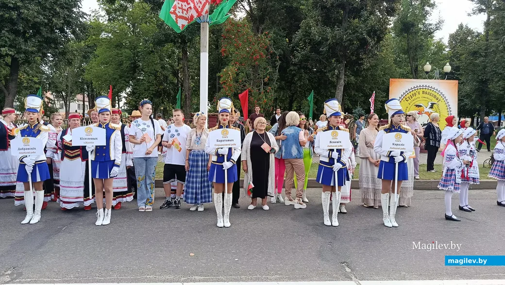   22.08.2026 г. Фестываль сямейнай творчасці "Сузор'е талентаў".