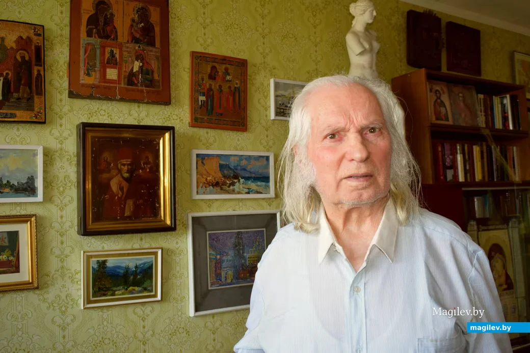 22.06.2025. Художник Семён Абрамов дома в Бобруйске 
