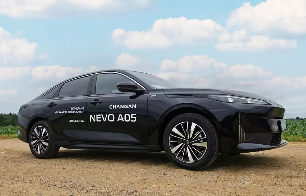  Электромобиль NEVO A05. 