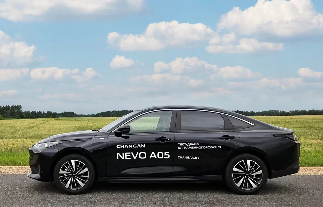  Электромобиль NEVO A05. 
