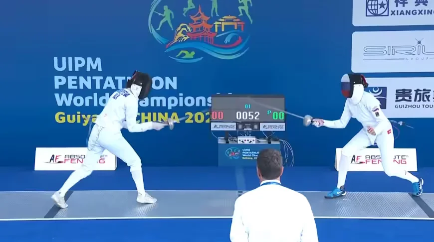 Виолетта Гуреева и Виктория Сазонова. Скриншот видео UIPM 2026 World Pentathlon. 