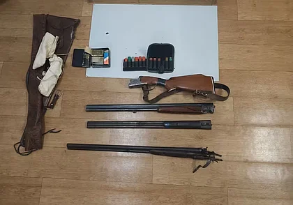 Более 130 патронов и незарегистрированные ружья нашли у жителя Солигорского района