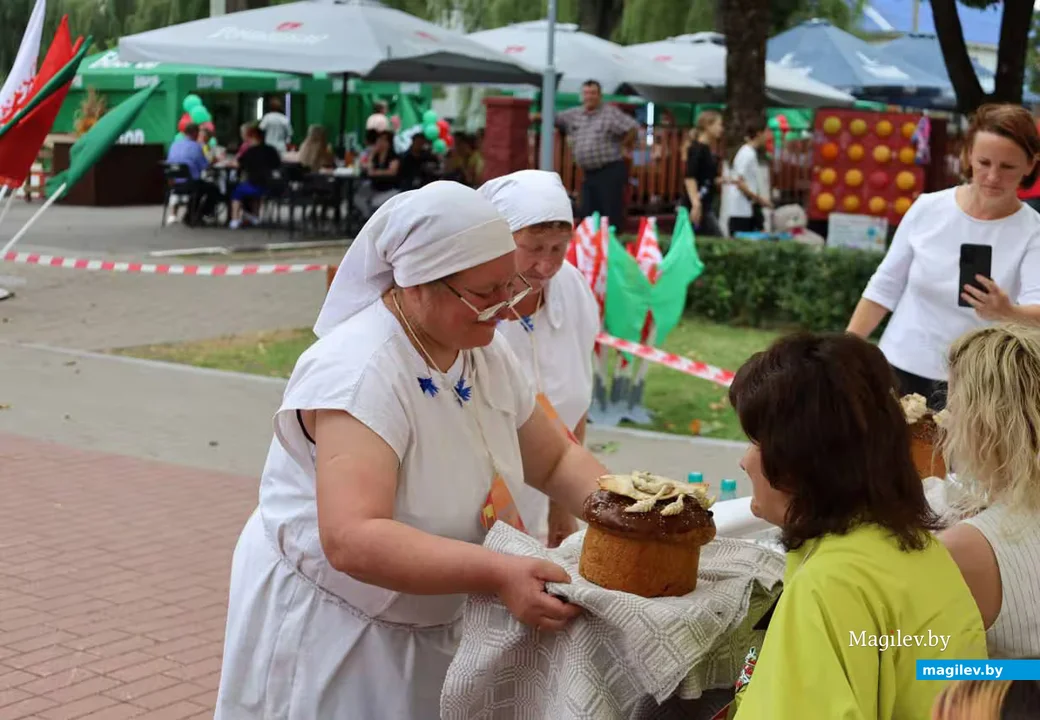 22.08.2026 г. Сям'я Мікуліч падчас конкурсу "З пакалення ў пакаленне".