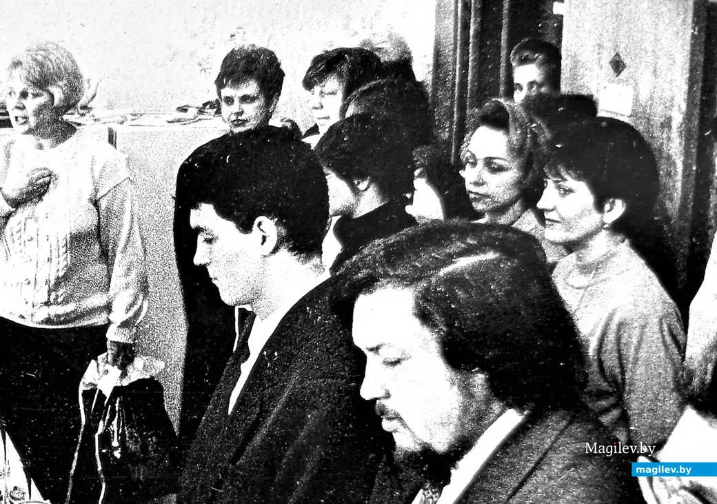  1990-е годы, Могилев, редакция «МВ». На первом плане – Александр Терехов.