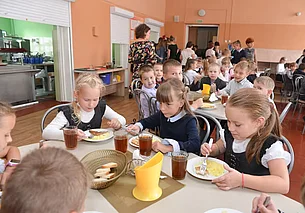 Кого из белорусских школьников будут кормить бесплатно