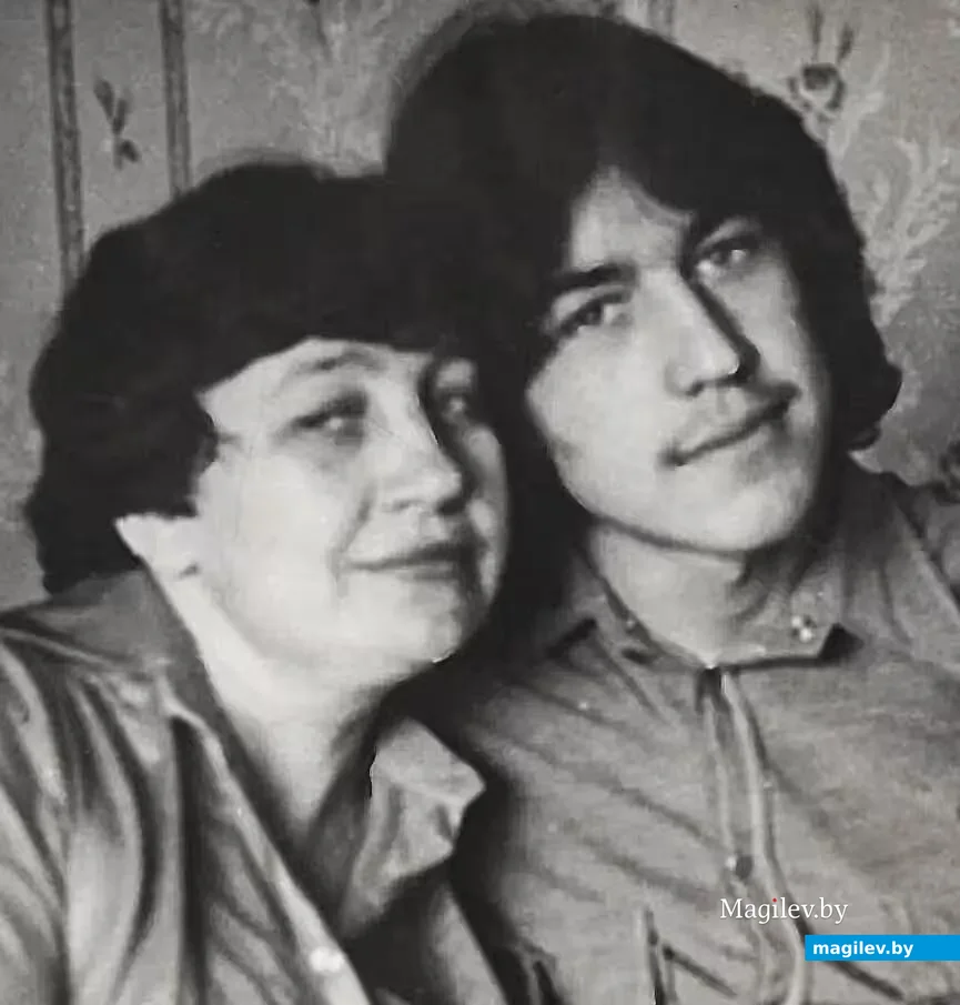 1980-е годы, Могилев. Володя с мамой.