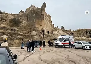 В Турции у входа в музей под открытым небом обрушилась скала. Погибли два человека