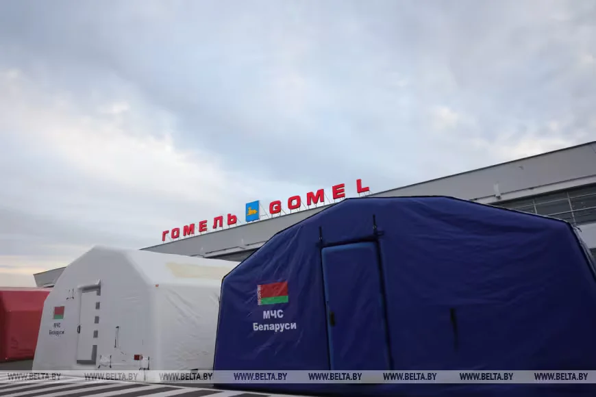 31 октября 2026 года. На территории гомельского аэропорта развернули палаточный лагерь для